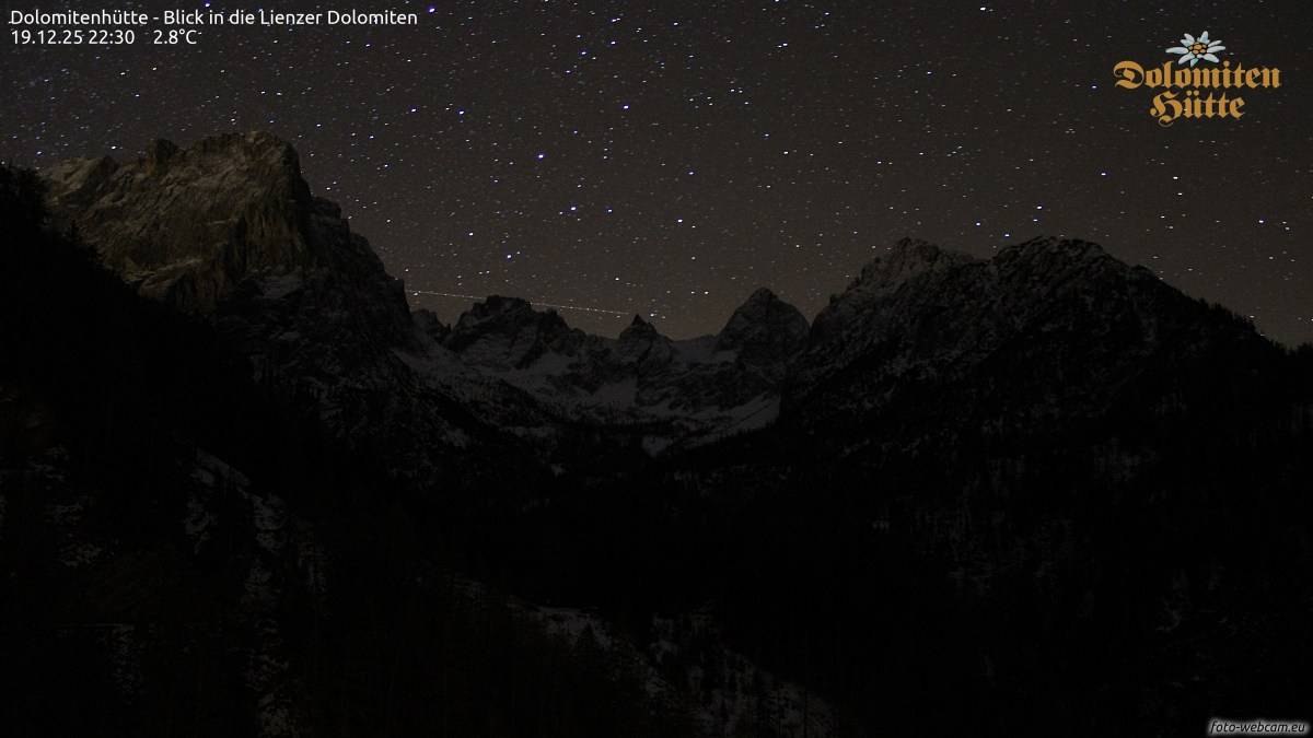 Dolomitenhütte <span class='lzbf'>(<a href='https://www.bergfex.at/schoeckl/webcams/c18795/' target='_blank'>Webcam auf Bergfex</a>)<br></span>